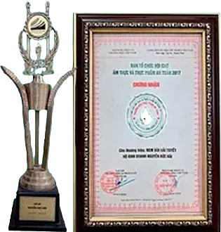 Cúp và giấy chứng nhận năm 2017